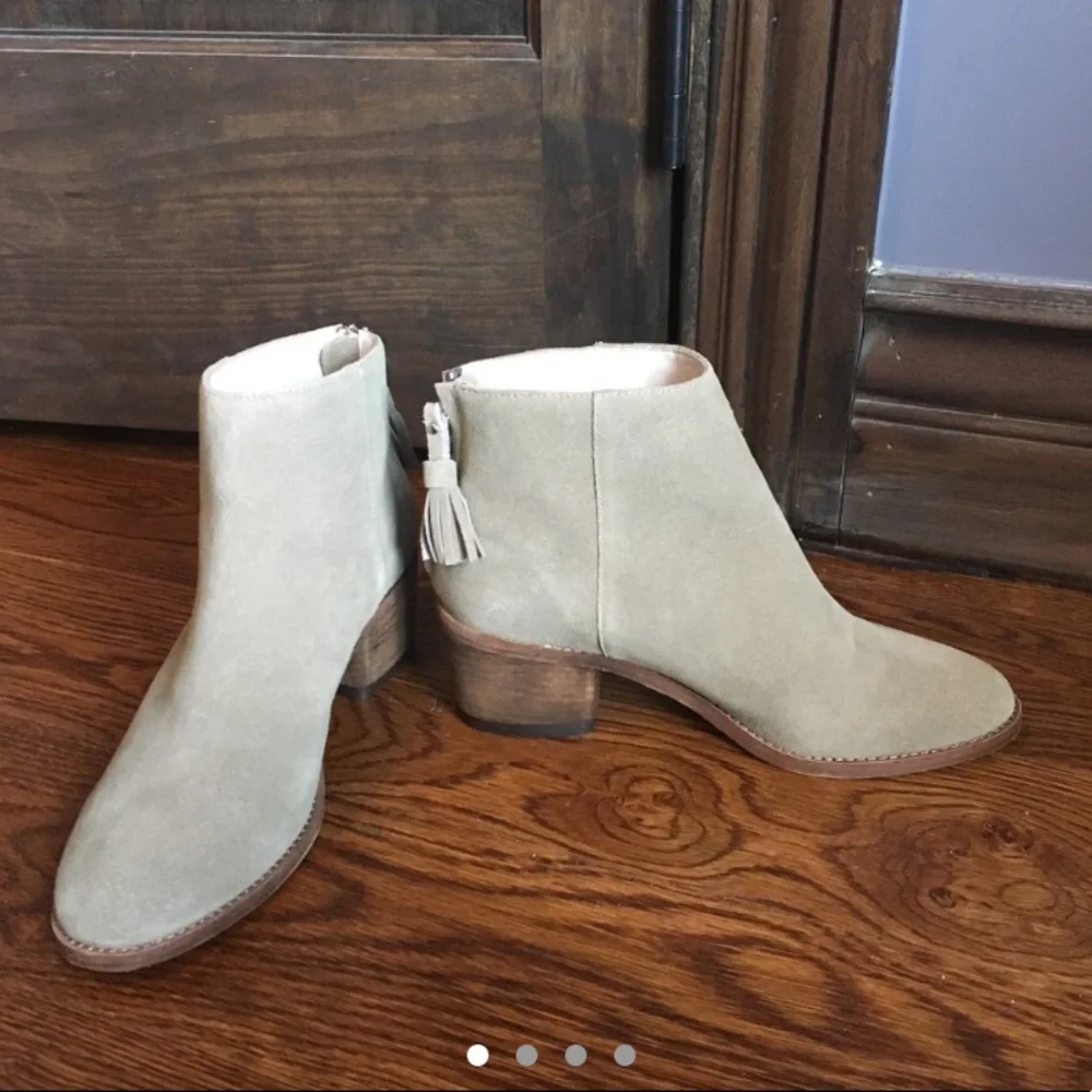NWT Matt Bernson Beige Suede ankle boots Boho Booties Size 8 - Picture 3 of 15